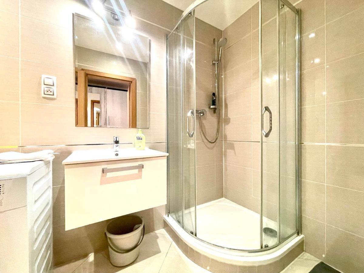 Centrum Park Apartment Прага Экстерьер фото